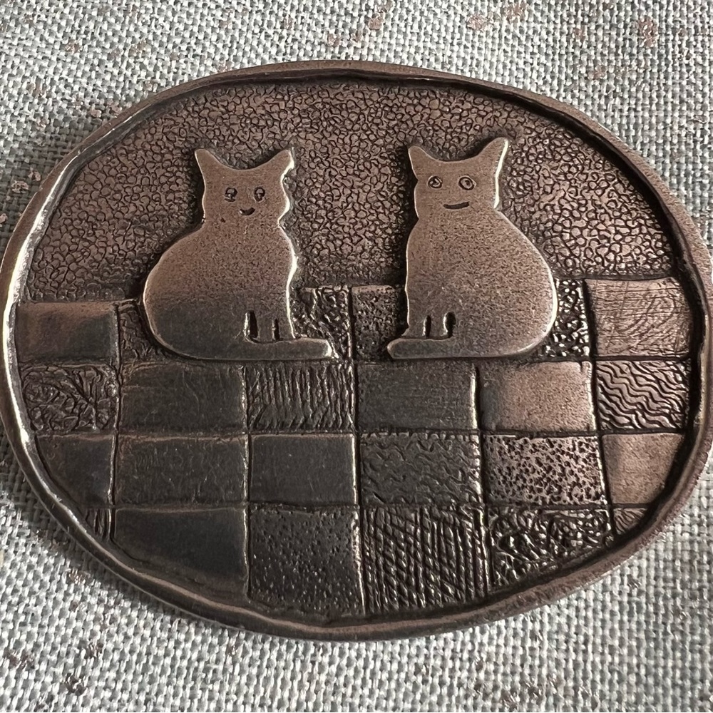 Pewter Duel Cat Brooch Danforth MAFA